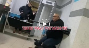 In Russia, a college security guard straddled a student and did not allow him to attend classes.