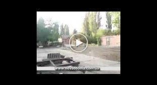 Он хотел полететь на марс на своем мопеде, не получилось к сожалению