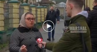 Журналист мучает попов из московии