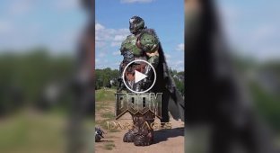 Девушка сделала броню главного героя игры DOOM
