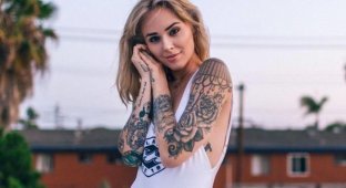 Девушки с татуировками (30 фото)