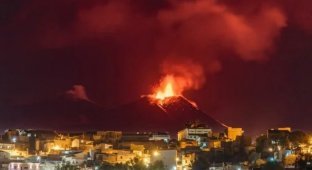 Volcano Etna has woken up (3 photos + 2 videos)