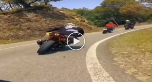 Overtaking on a motorcycle in a turn