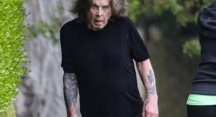 Pictures of Ozzy Osbourne suffering from Parkinson's disease have been published on the Web (6 photos)