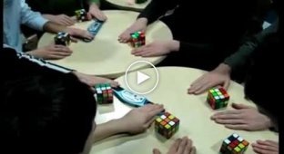 Сообщество анонимных куберов, рекорды по собранию кубиков-рубиков