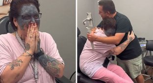 A woman whose face was disfigured by a tattoo against her will was helped by a video blogger (10 photos)