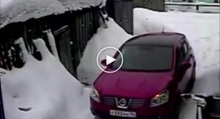 В Якутии девушка переехала соседку из-за царапины на авто