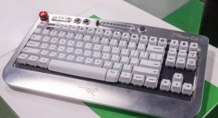 What a mechanical keyboard for writers looks like (5 photos)