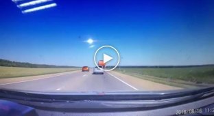 ДТП с участием 4 грузовиков и 2 легковушек в Краснодарском крае