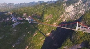 China from above or what the most impressive road of China looks like (3 photos + 1 video)