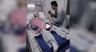 A Man Danced Every Day for His Paralyzed Wife