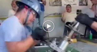 Competition for professionalism in cutting into a pipe under pressure