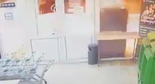 Появилось видео подрыва банкомата (3 фото + 1 видео)