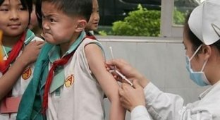 Борьба с родителями, отказывающимися делать детям прививки (4 фото)