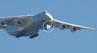 Как приземляется самый большой самолет в мире