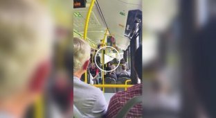 Bus Driver Yodels for His Passengers