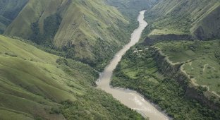 Вперше в історії річку визнали жертвою збройного конфлікту (3 фото)