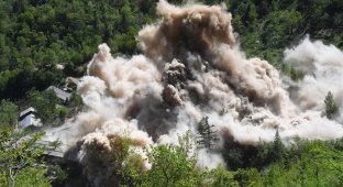 Как уничтожали ядерный полигон в КНДР (10 фото + 1 видео)