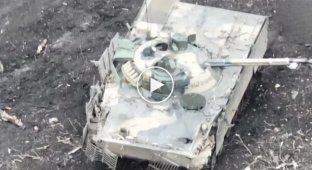 Украинские FPV-дроны уничтожают две российские БМП-3 в селе Бердычи Донецкой области