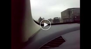 Большая колонна гаубиц и грузовиков движется к Донецку