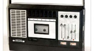 Soviet cassette recorder (6 photos)