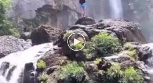 A beautiful cliff jump that others should not try