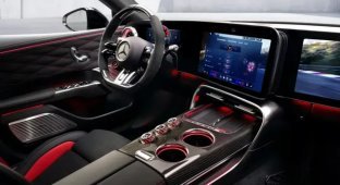 Mercedes-Benz unveiled the interior of the new AMG GT electric supercar (9 photos)