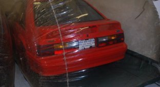 Ford Mustang Cobra R 1993, простоявший всю жизнь в пузыре (16 фото)