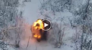 An unsuccessful attempt by a Russian military to dodge a Ukrainian kamikaze drone in the Bakhmut direction
