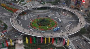 Китайский пешеходный мост (6 фото)
