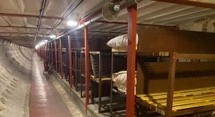 Inside a British bunker with a capacity of 8,000 people (9 photos)