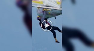 A climber defies gravity: Domen Skofic climbed over a plane at an altitude of 2,500 meters