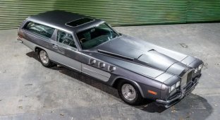 A homemade car, which was being worked on when the Beatles were still performing, is up for sale in the UK (18 photos)