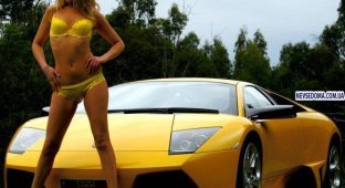 Lamborghini Murcielago и модели в нижнем белье (9 фото)