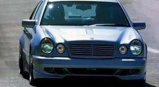 Mercedes-Benz RENNtech E7.4RS: the fastest sedan of the 90s (9 photos)