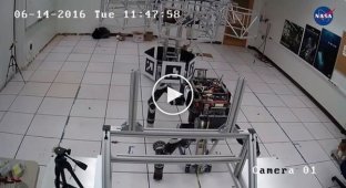Взрыв робота RoboSimian 
