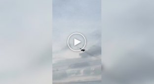 Украинский МиГ-29 сбрасывает две высокоточные авиабомбы AASM-250 Hammer на позиции россиян