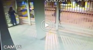 Убийца с правилом, не стрелять через решетку