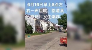 В Китае взлетела на воздух фабрика фейерверков