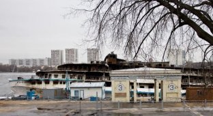 Теплоход "Сергей Абрамов" после пожара (11 фото)