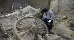 В Китае раскопали богатый могильник возрастом 2400 лет (6 фото)