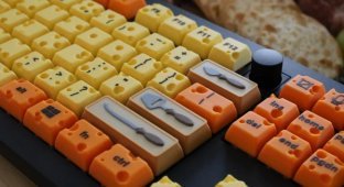 A funny keyboard inspired by cheese (5 photos)