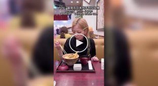 A tourist couldn't find a trash can in Japan—and took the trash home