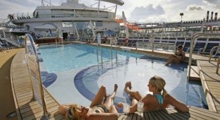 Oasis of the Seas. More pictures (25 photos)