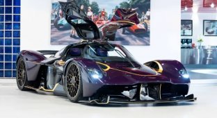 Aston Martin Valkyrie Coupe with Its Own Name and Gold Trim Put Up for Sale (22 photos)