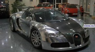 Ослепительный Bugatti Veyron 16.4 в Абу-Даби (4 фото)
