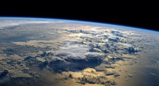 Появилось первое панорамное видео из открытого космоса (2 фото + 1 видео)