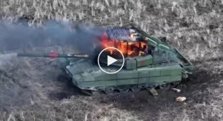 Ukrainian drones drop grenades into the hatches of Russian tanks in the Avdeevsky direction