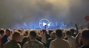 У Грузії освистали гурт The Killers за те, що вони запросили на сцену росіянина
