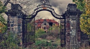 Atmospheric abandoned places (22 photos)